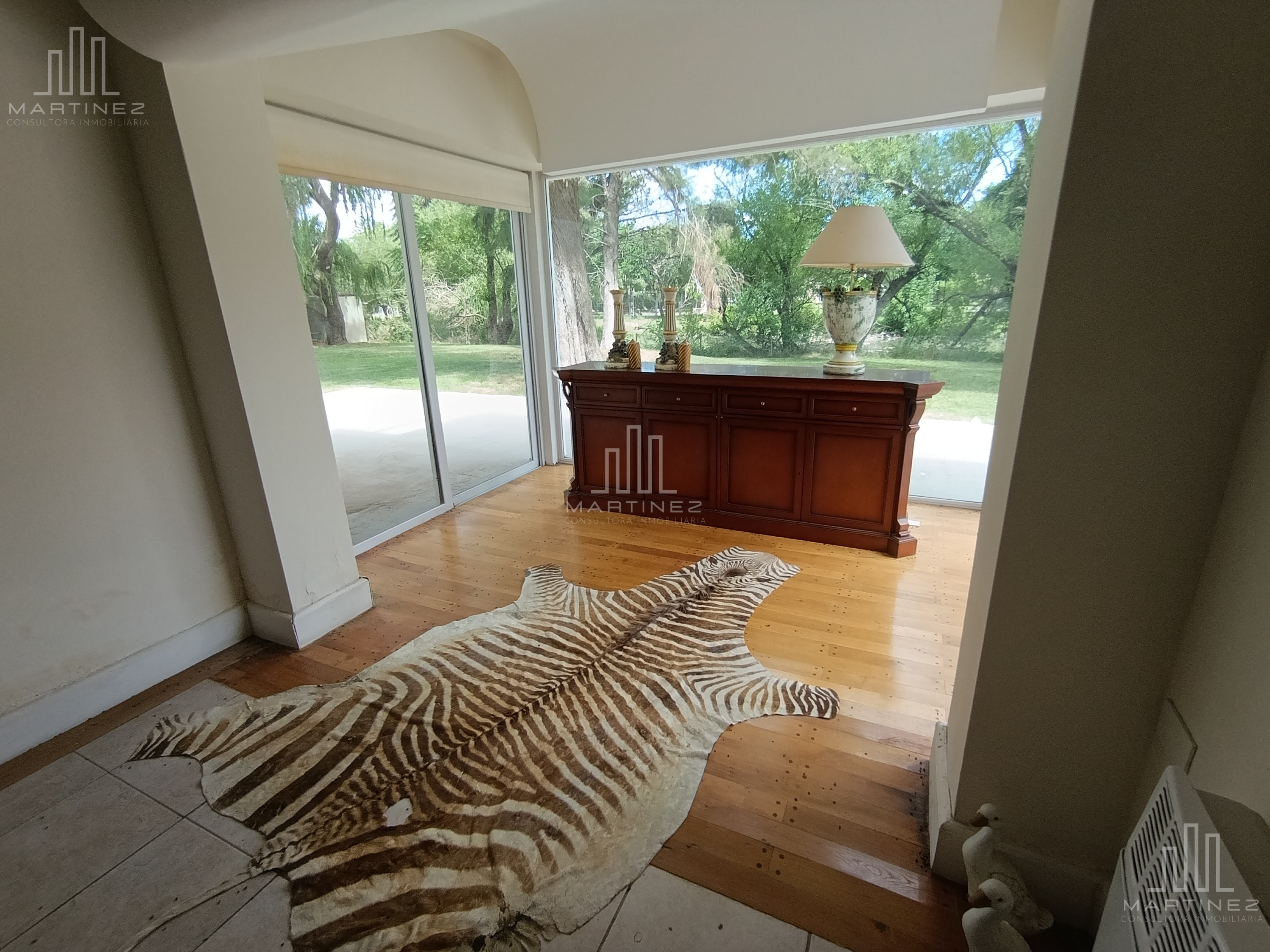 VENTA DE CASA GERENCIAL 3 DORMITORIOS + DEPARTAMENTO 1 DORMITORIO + QUINCHO + GARAGE - Foto 16