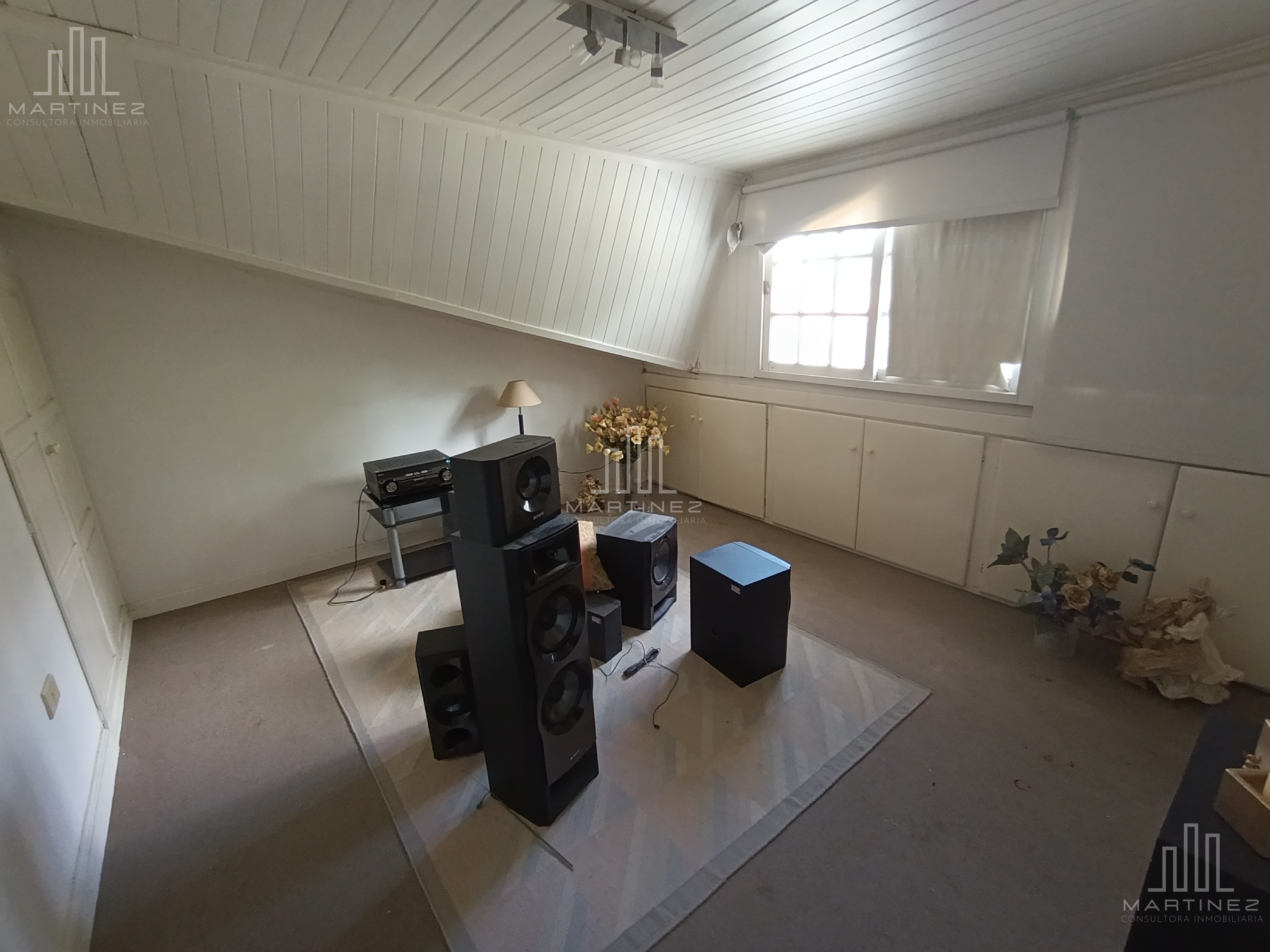 VENTA DE CASA GERENCIAL 3 DORMITORIOS + DEPARTAMENTO 1 DORMITORIO + QUINCHO + GARAGE - Foto 21