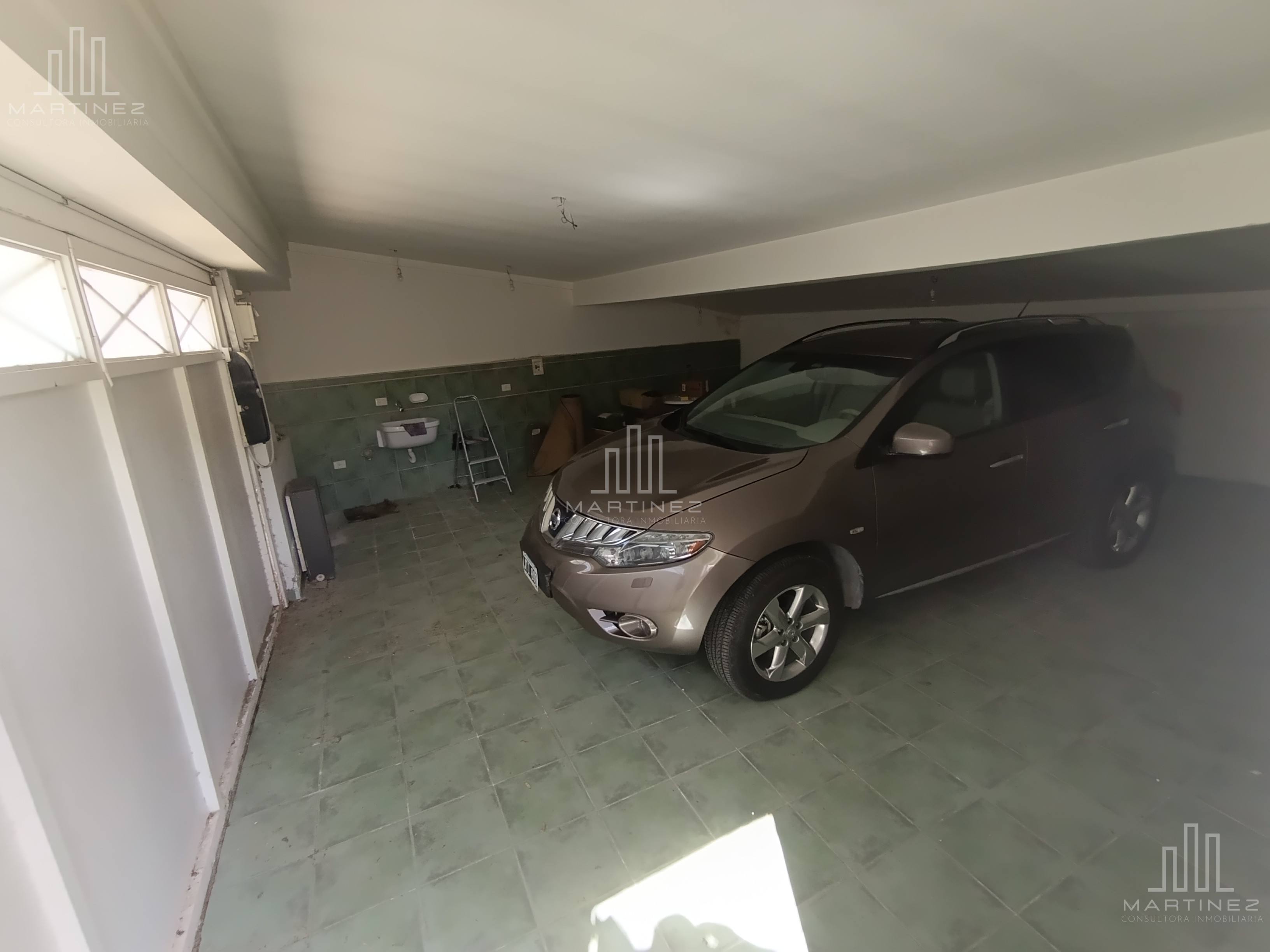 VENTA DE CASA GERENCIAL 3 DORMITORIOS + DEPARTAMENTO 1 DORMITORIO + QUINCHO + GARAGE - Foto 24