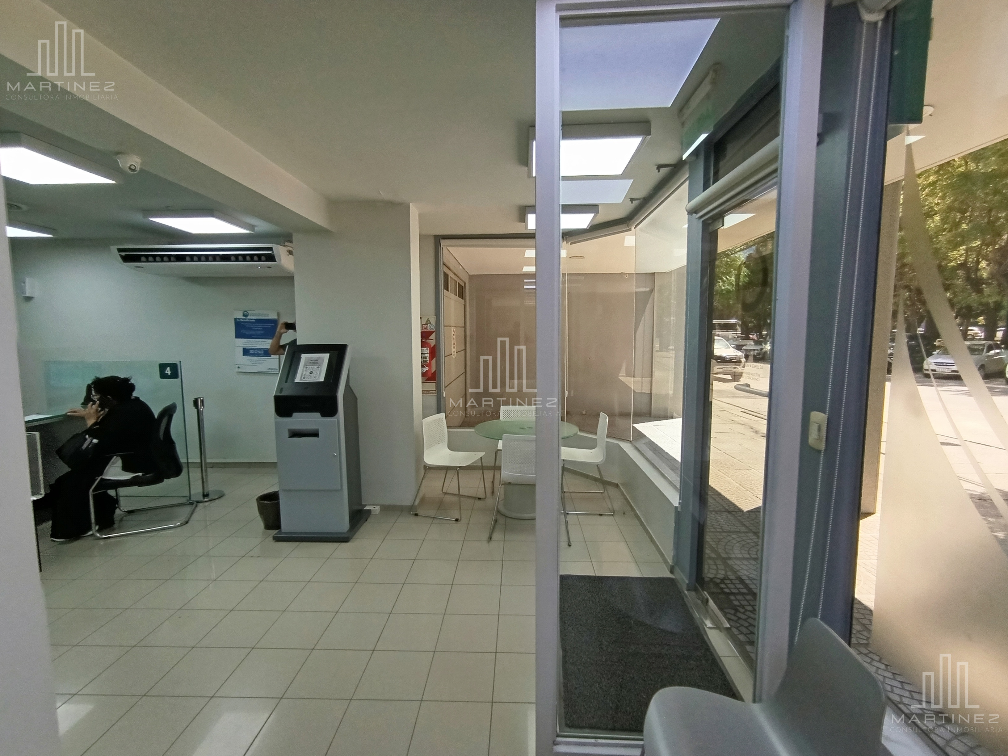 VENTA DE LOCAL COMERCIAL  EN 2 PLANTAS + COCHERA + BAULERA+TERRAZA ECOR 2 - Foto 9