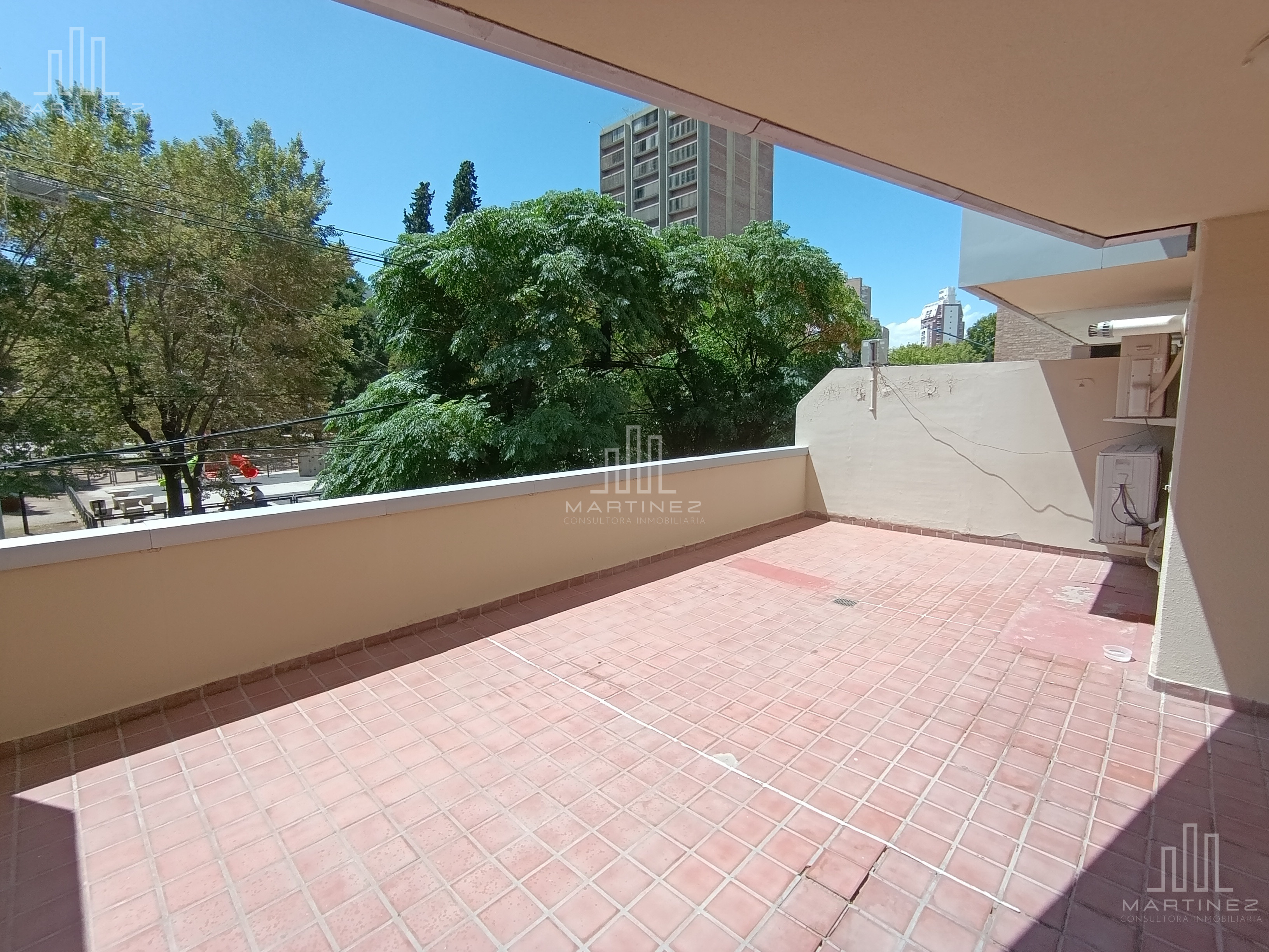 VENTA DE LOCAL COMERCIAL  EN 2 PLANTAS + COCHERA + BAULERA+TERRAZA ECOR 2 - Foto 11